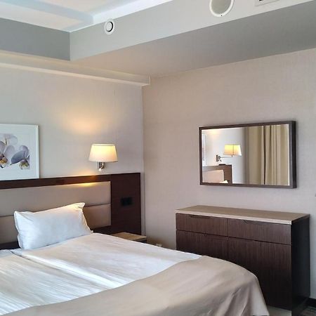 Ambasador Premium Hotel Lodź Bagian luar foto