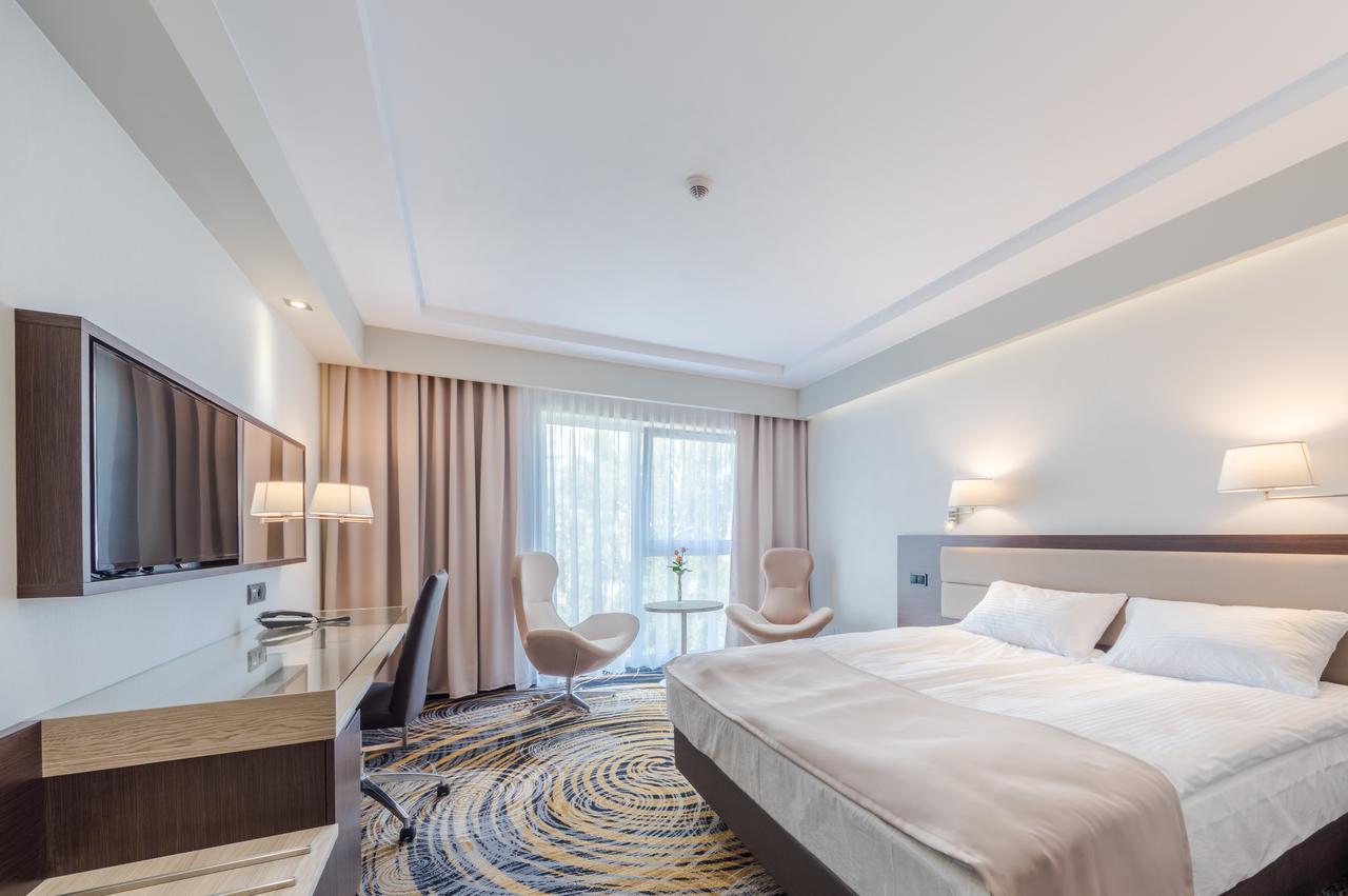 Ambasador Premium Hotel Lodź Bagian luar foto